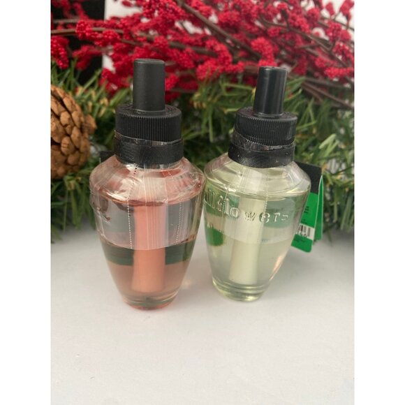 Bath & Body Works Christmas Holiday Winter Wallflowers-2 - Picture 5 of 5